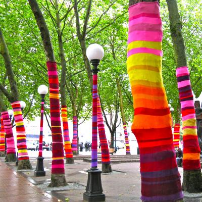 https://i.pinimg.com/736x/06/61/8a/06618a36b296e708889e3364402e4265--yarns-art-installations.jpg